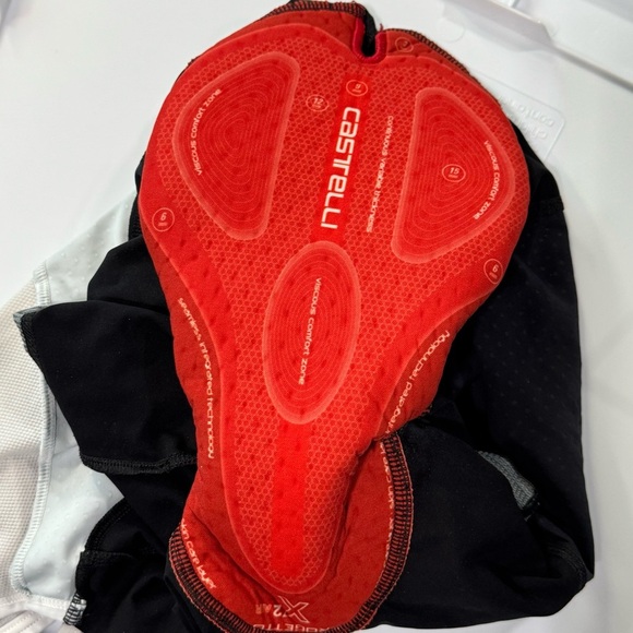 Black and White Athletic Cycling Shorts with Compression Fit - Picture 9 of 10